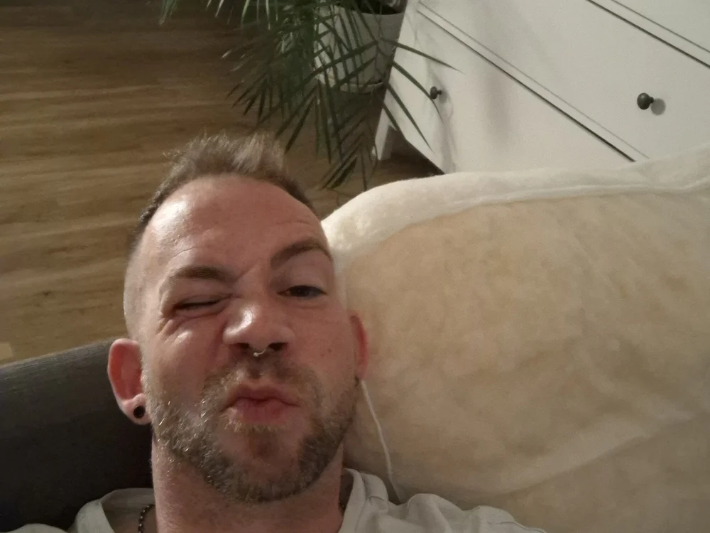 R3n3_Lito offline chatrum