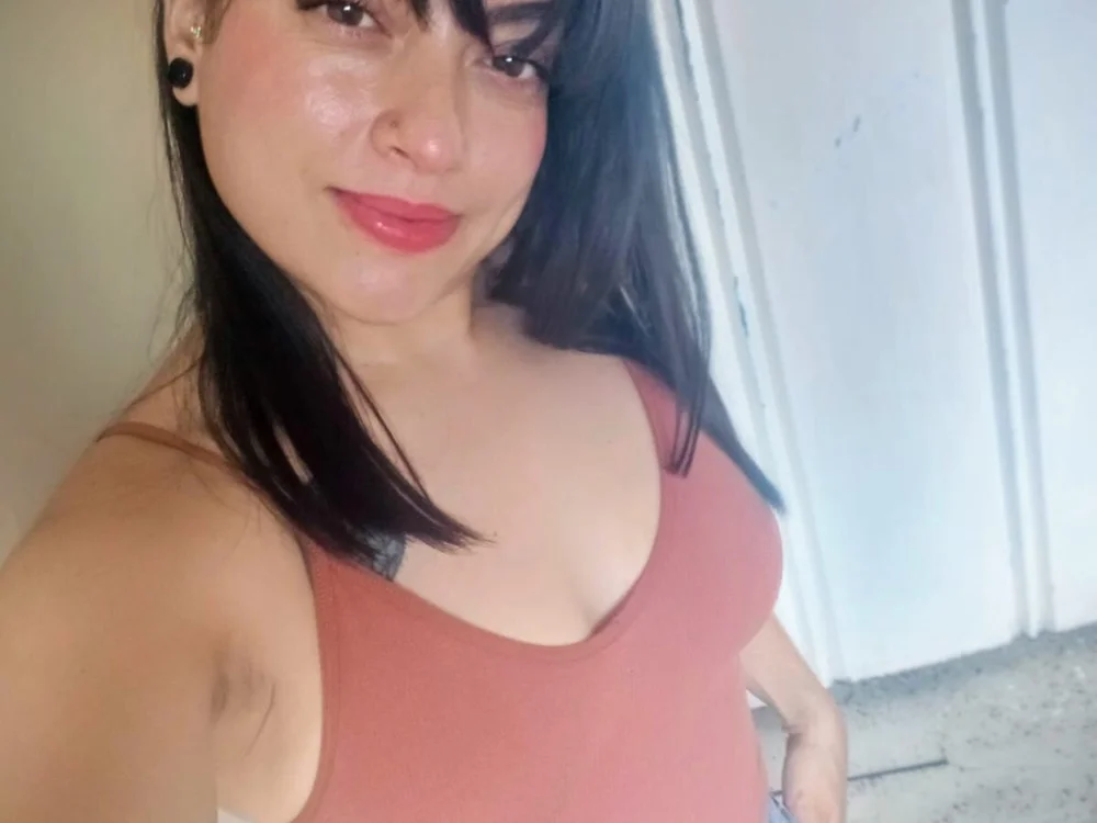 دردشة emily_jk الجنسية دون اتصال