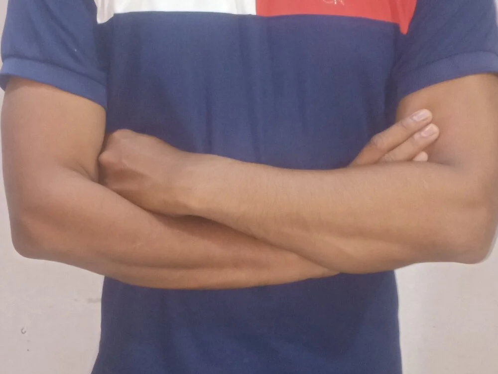 baazigar678 Adlı Modelin Çevrimdışı XXX Sohbeti