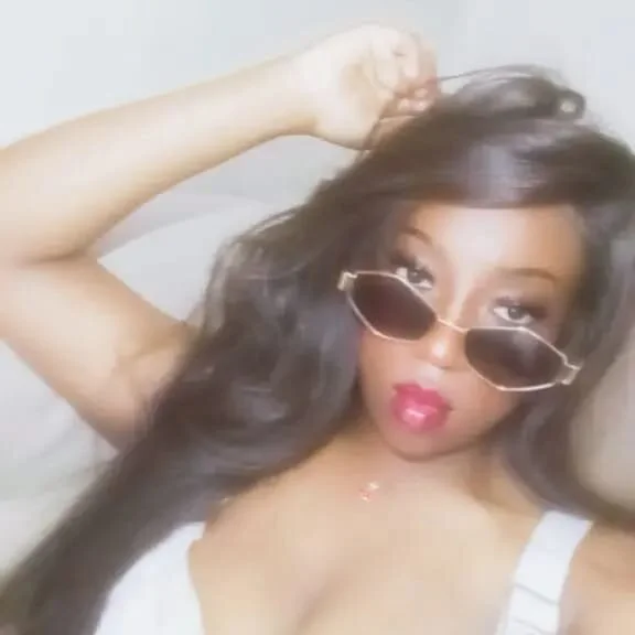 Charlotte_miles' Live XXX Chat