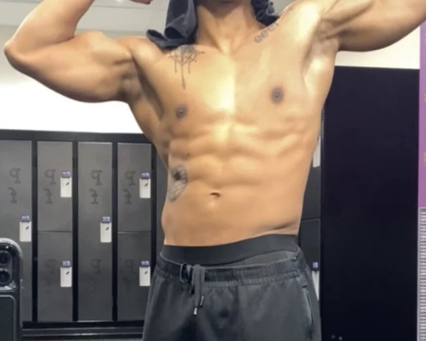 Vegasluv702's Offline XXX Chat