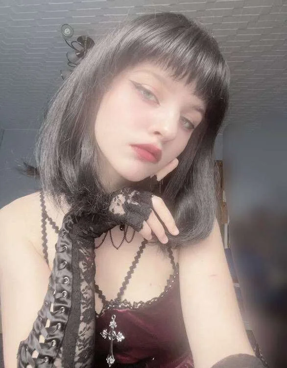 Kristin_Thompson's Offline Chat Room