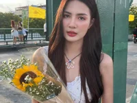 G-Velvet webcam thumbnail