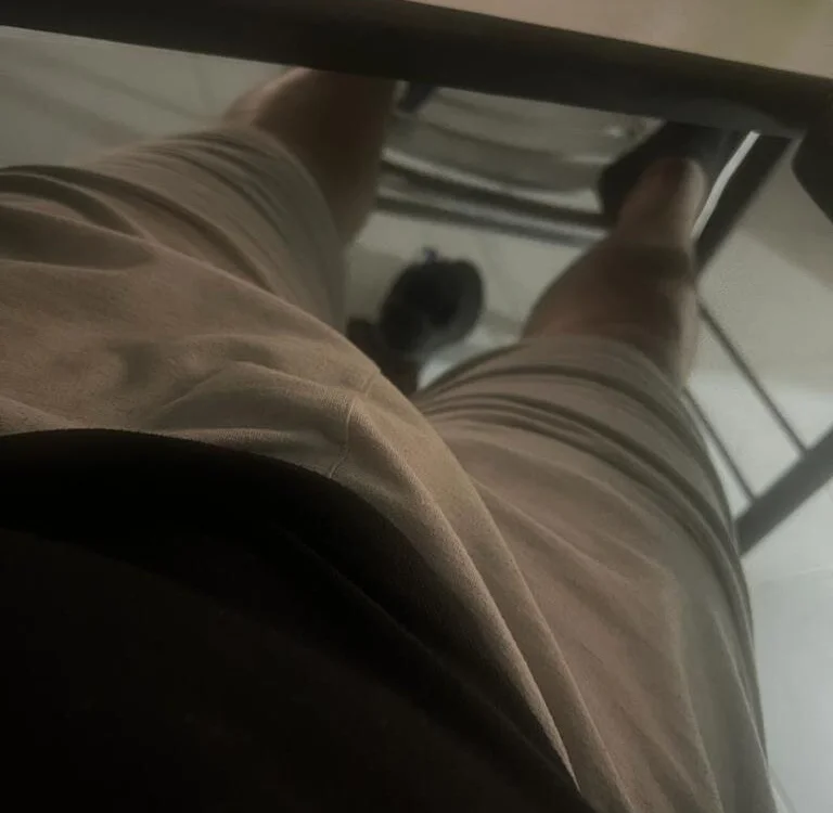 johndiaz23's Offline XXX Chat