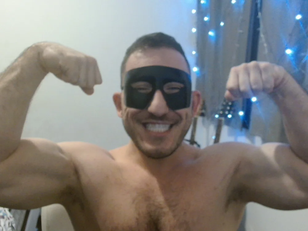 BodybuilderBigDick's Offline Chat Room