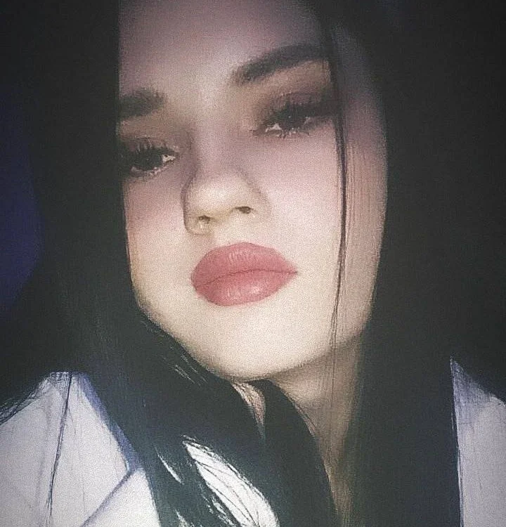 MelaniaNeilson's Offline Chat Room
