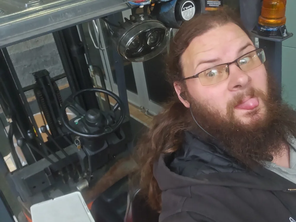 thud3843: συνομιλία ΧΧΧ εκτός σύνδεσης