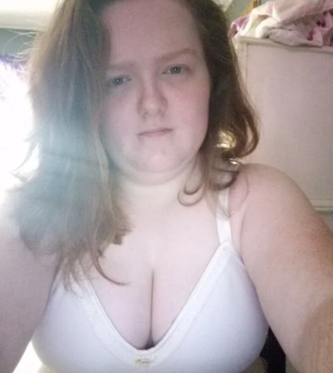 its_monica's Offline Chat Room