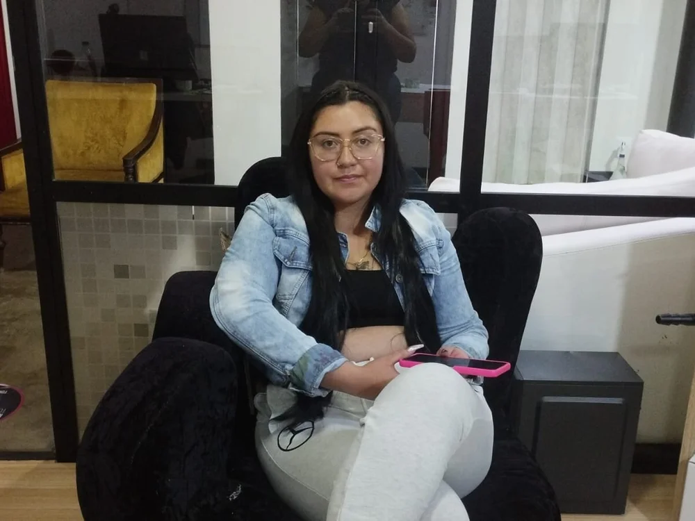 anniemadisson's Offline Chat Room
