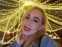 salome_blonde's Offline Chat Room