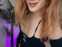 MonEva's webcam live show