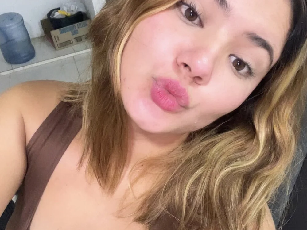Natalia18_'s Offline XXX Chat
