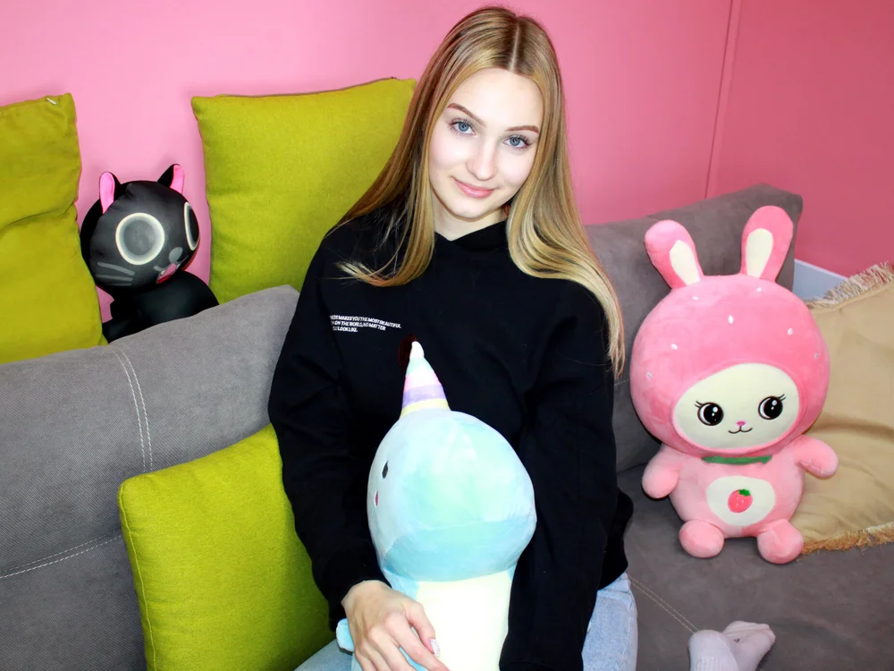 RaspberryCutieC Adlı Modelin Çevrimdışı Sohbet Odası