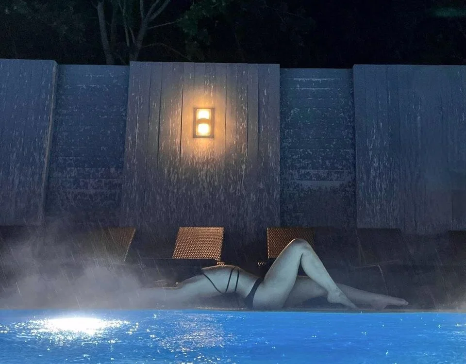 Zhamira_03n Offline XXX chat