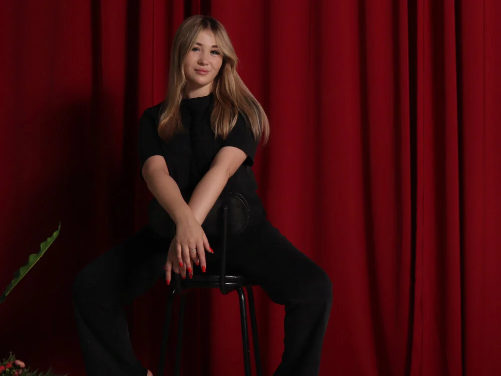 SarahWild Adlı Modelin Çevrimdışı XXX Sohbeti