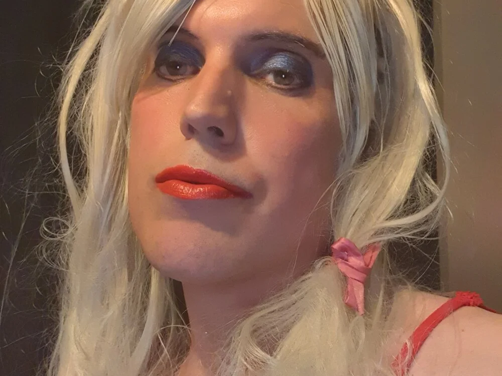 Sissycucknr1's Offline XXX Chat