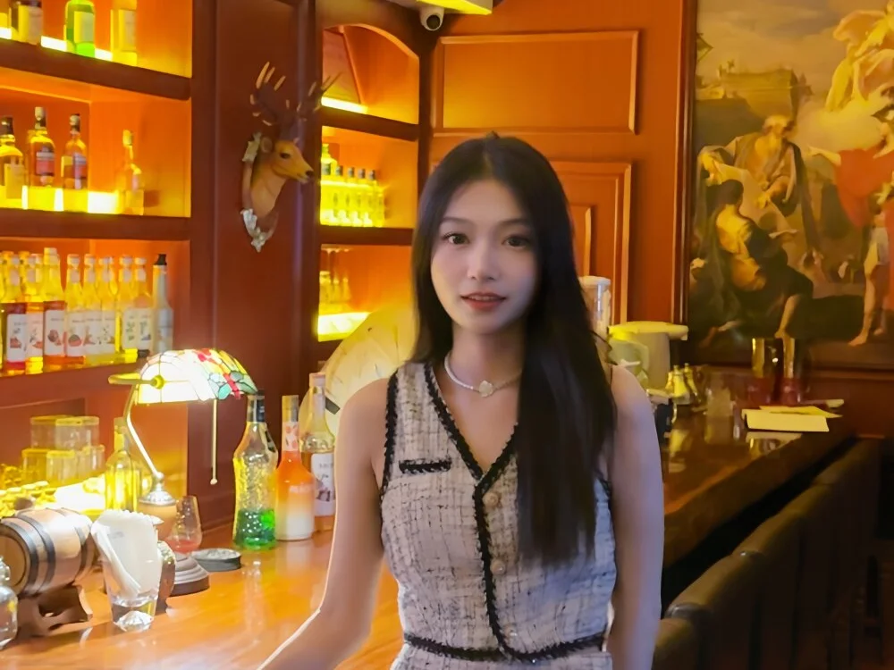 Nancy-999 Obrolan XXX Offline