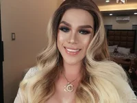 UrtopshemalegoddessAliyah webcam thumbnail