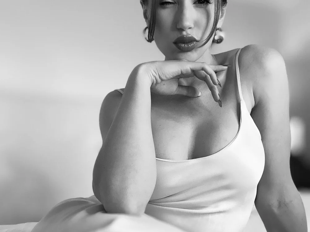 Siravelle Offline XXX Chat