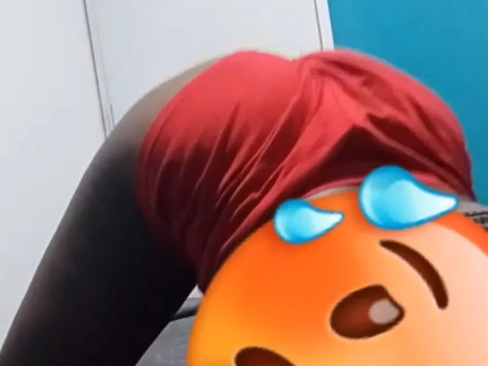 elnegrito0421 offline XXX-chatje