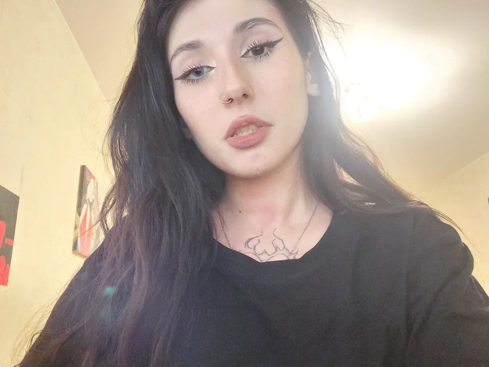 ArlaBlake's Offline Chat Room
