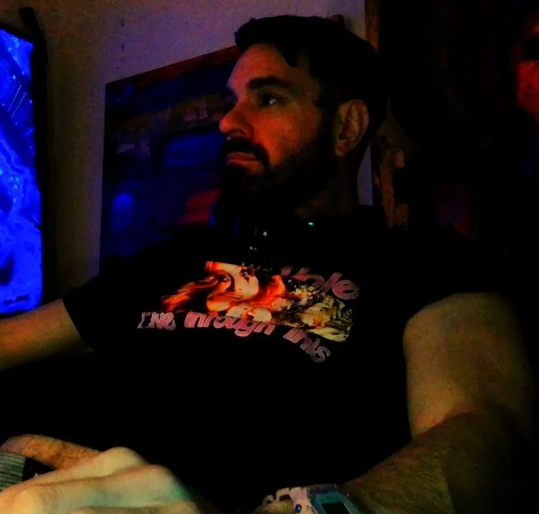 RED_D_Eddy's Offline Chat Room