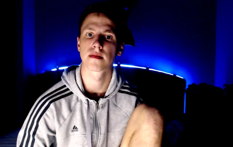 John_Stranger's Offline XXX Chat