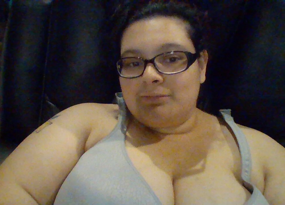 SweetfireMilf's Offline Chat Room