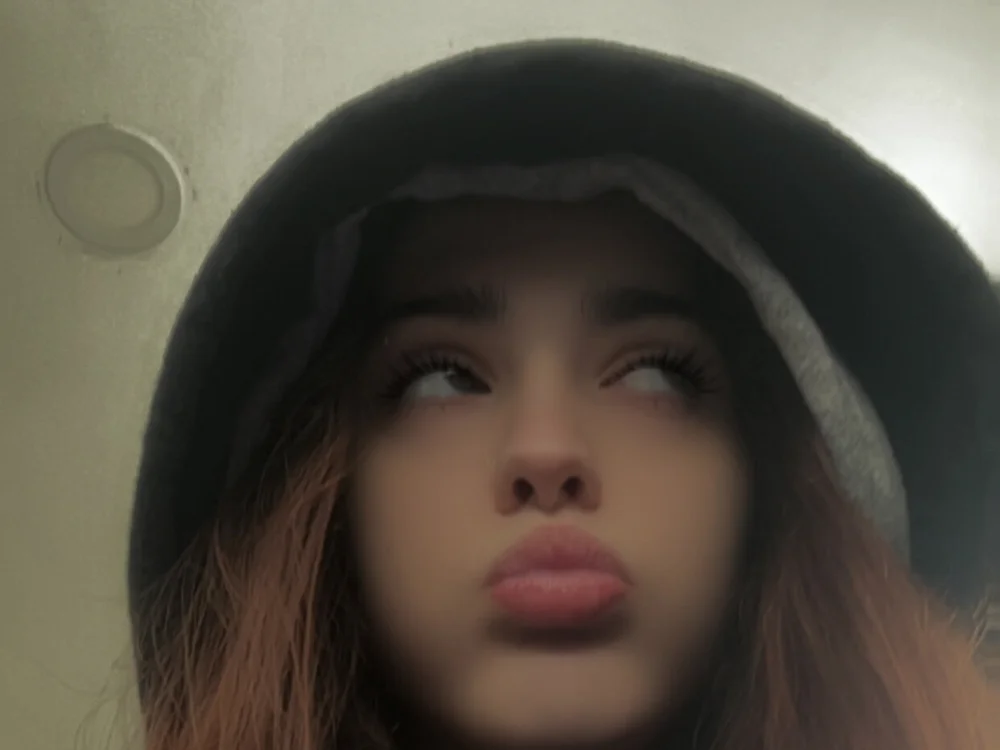 LayLay25's Offline Chat Room