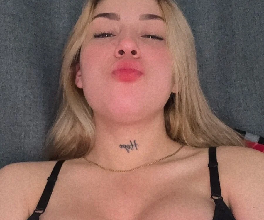 Chat XXX offline de Hillary_Well