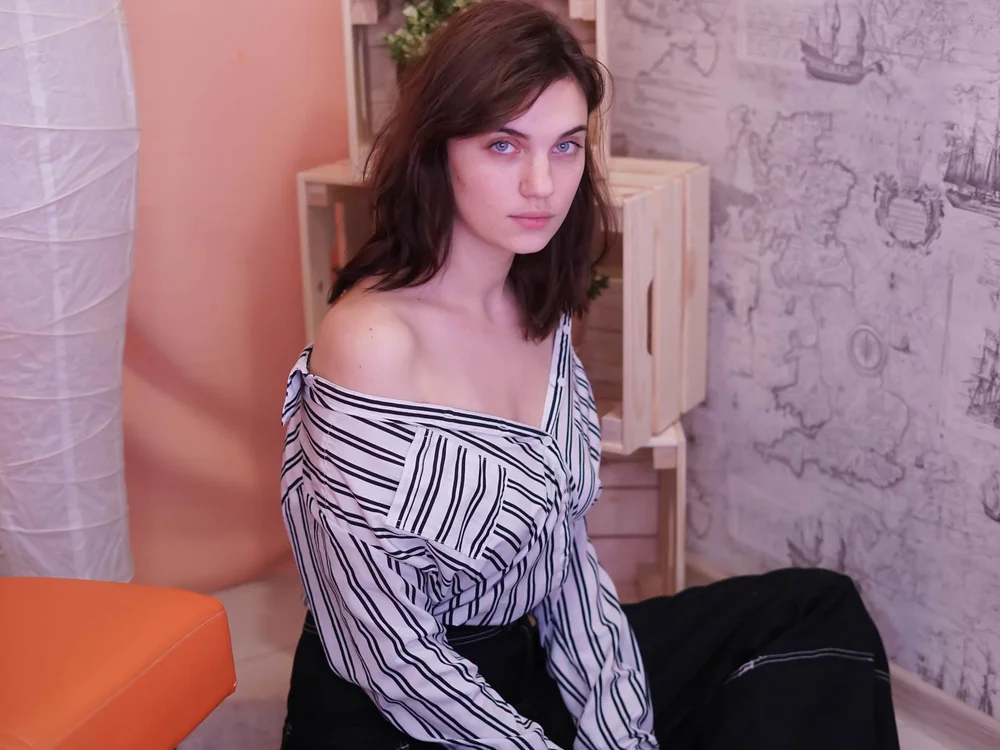 Laura_Jet's Offline XXX Chat