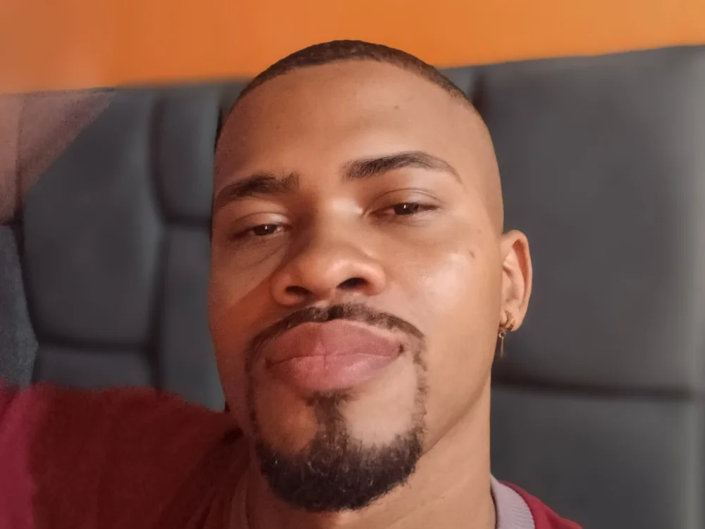 Destroyme__honey's Offline Chat Room