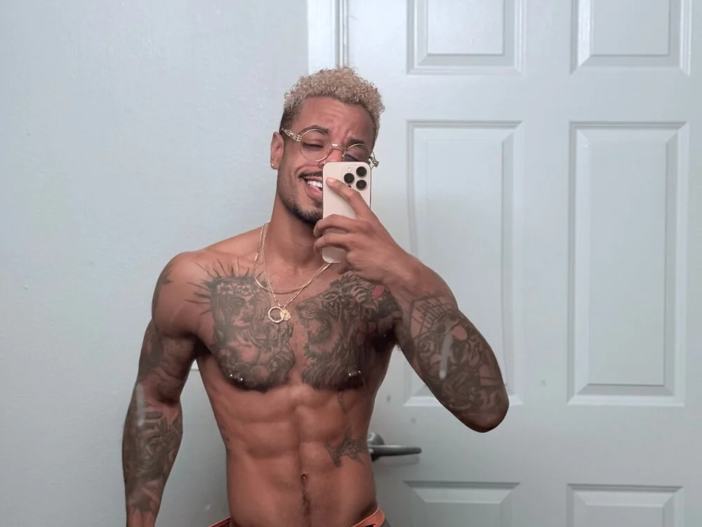 Derekstonexxx's Offline XXX Chat