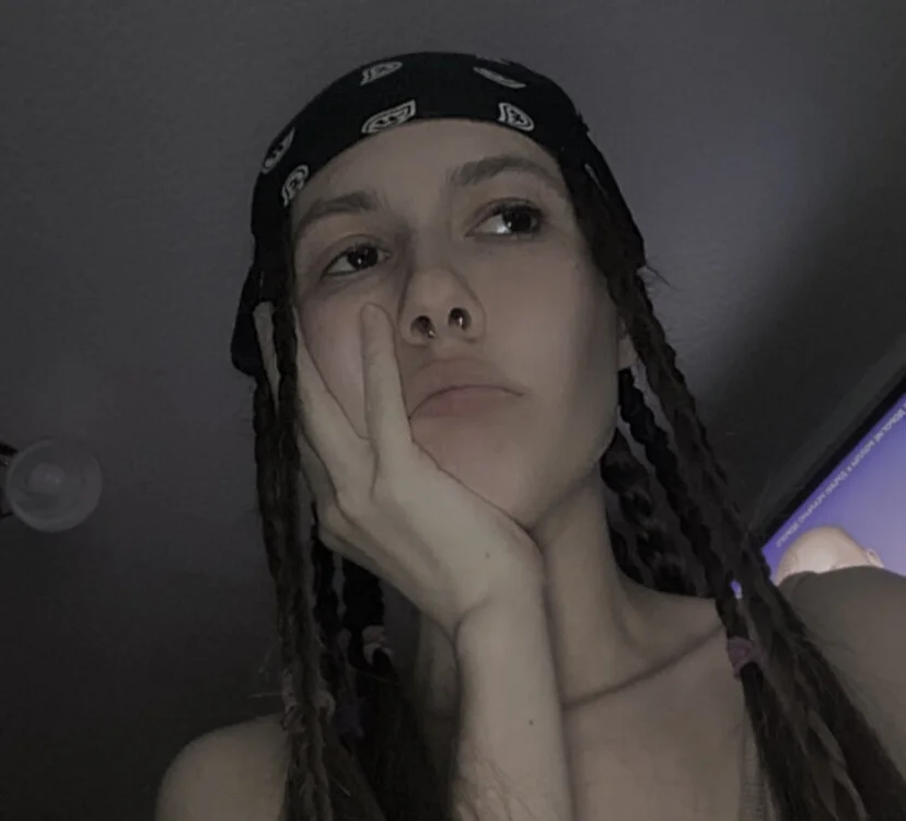 PeeaNxae's Offline Chat Room