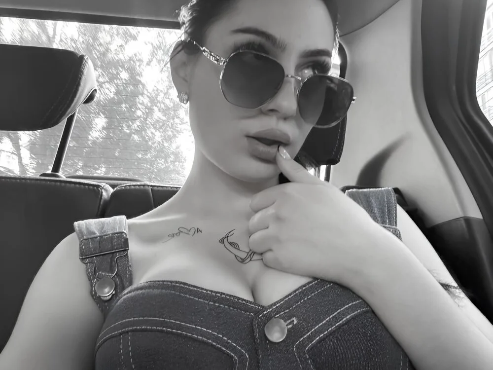 Radiant_Luna's Offline XXX Chat