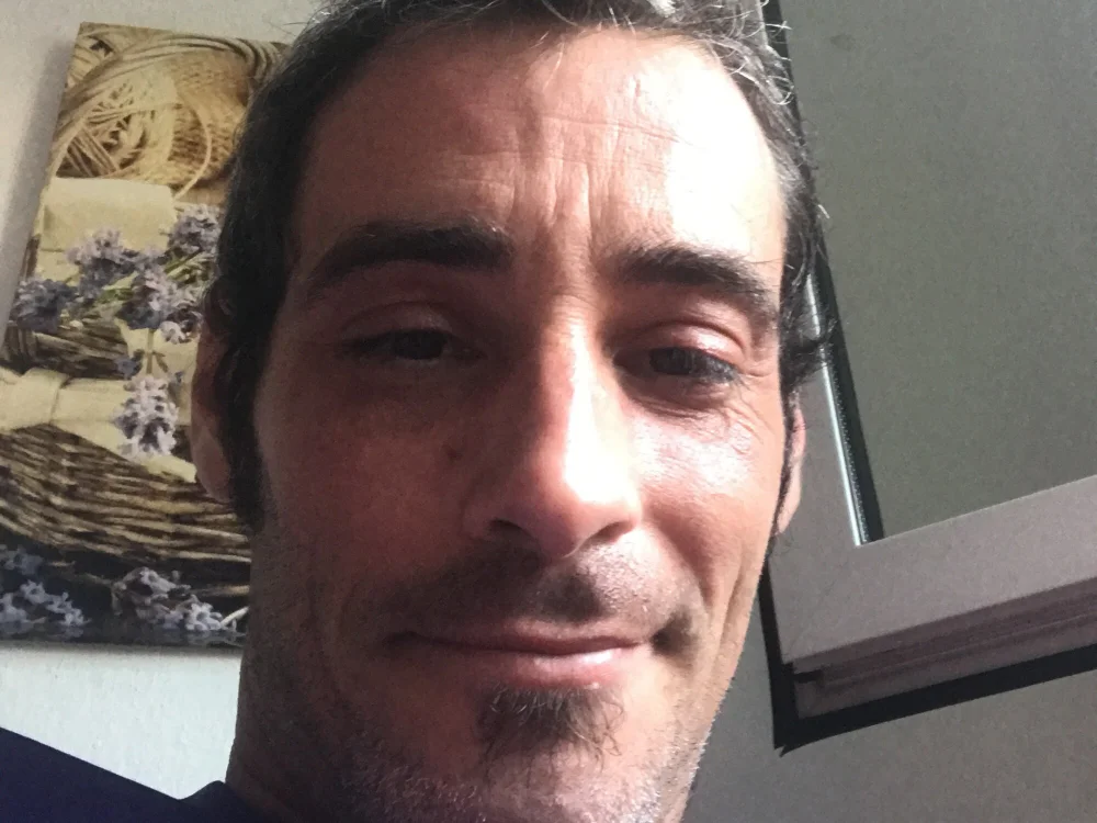 DjDavis1982's Offline Chat Room