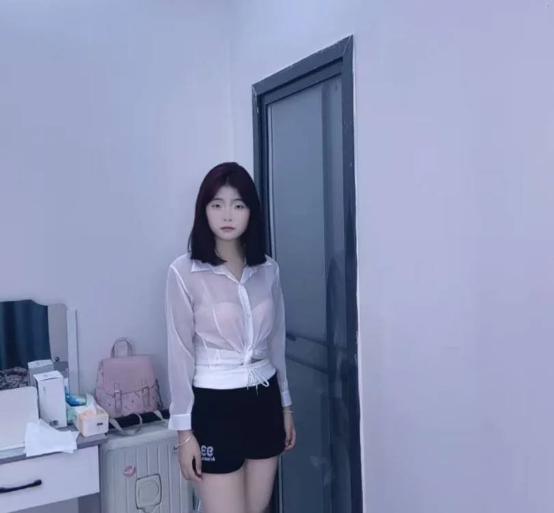 feifei8668 離線 XXX 聊天