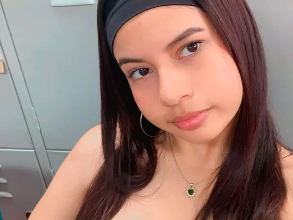 sara_721's Offline Chat Room