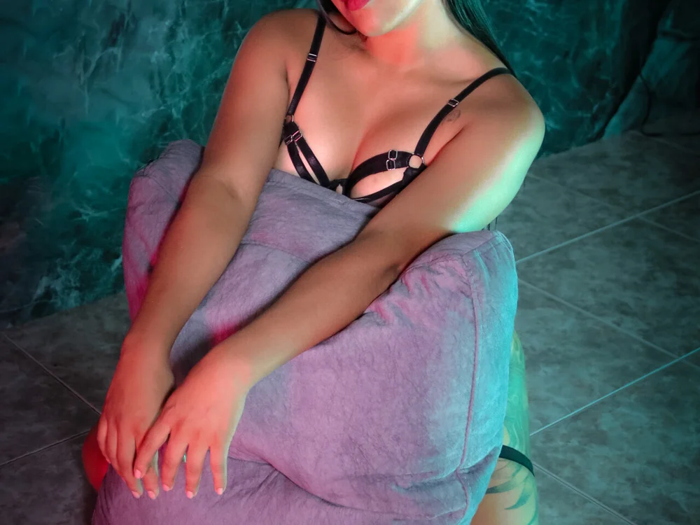 KarlaAdams_'s Offline XXX Chat
