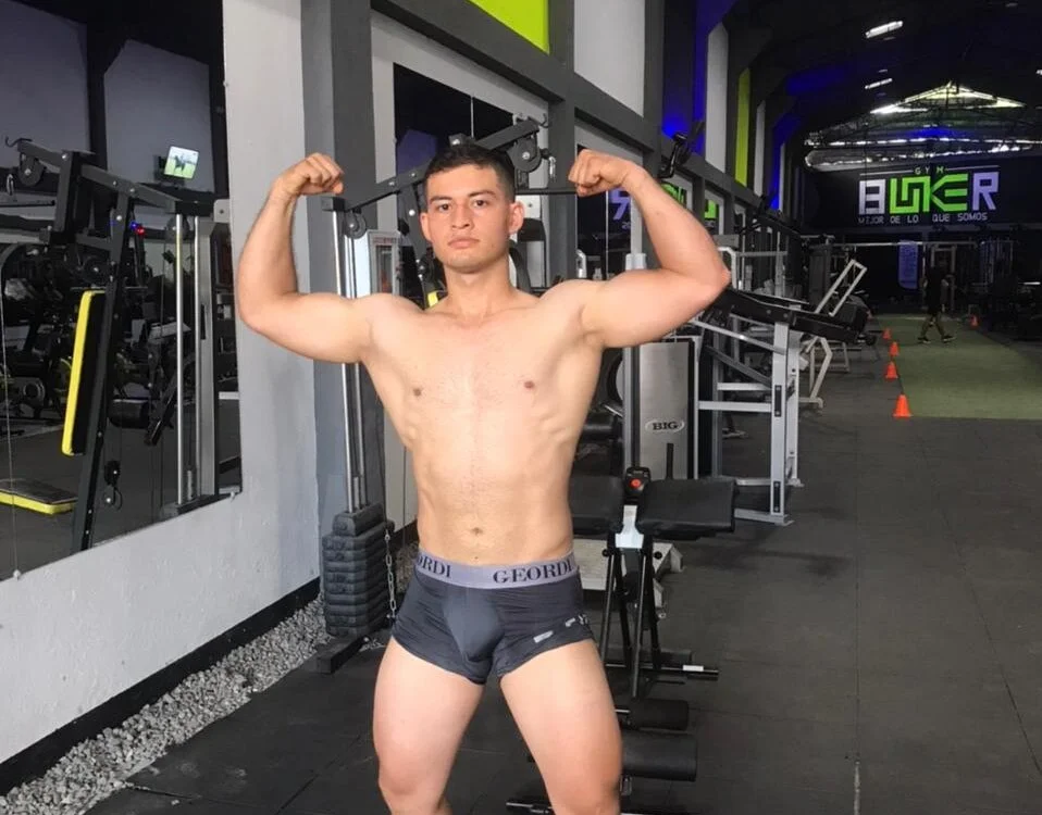 Offline chatovací místnost Kevin_Riveraa
