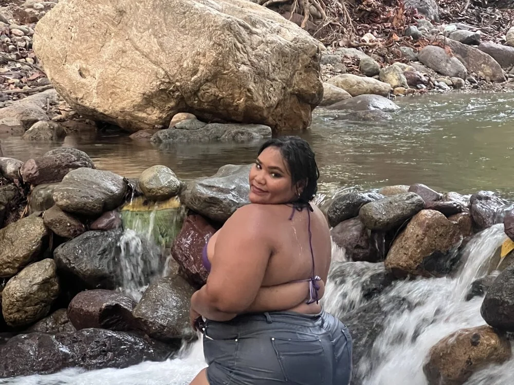 BigLaila's Offline XXX Chat