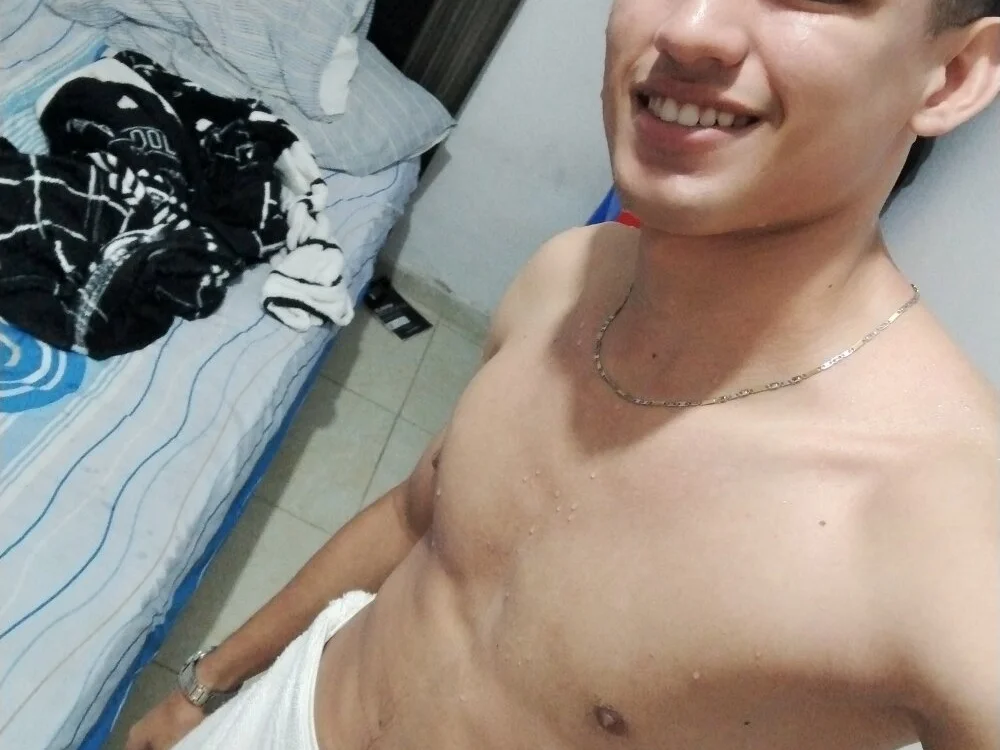 PITBULLcas Adlı Modelin Çevrimdışı XXX Sohbeti