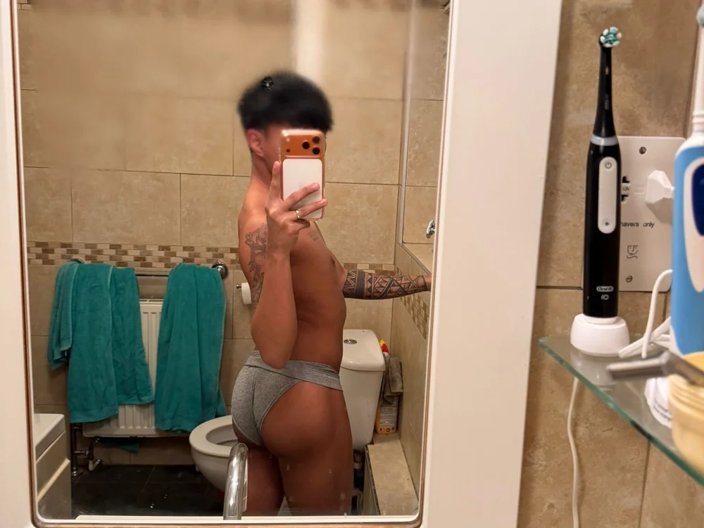 9Jaypeen Offline XXX chat