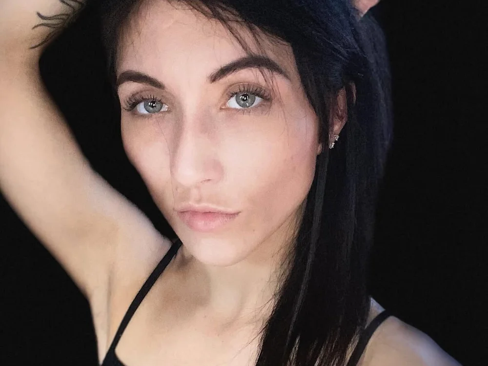 Sweetsinnnerr's Offline Chat Room