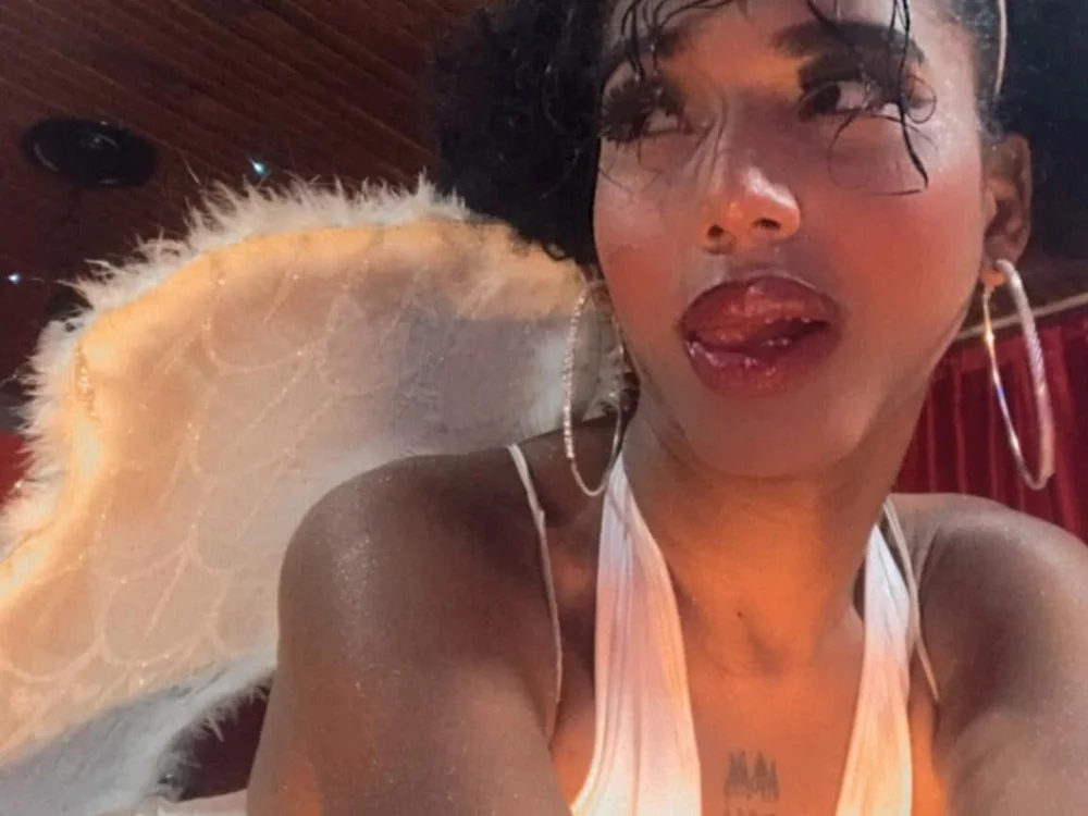 Offline XXX chat Mia_Castro_xx