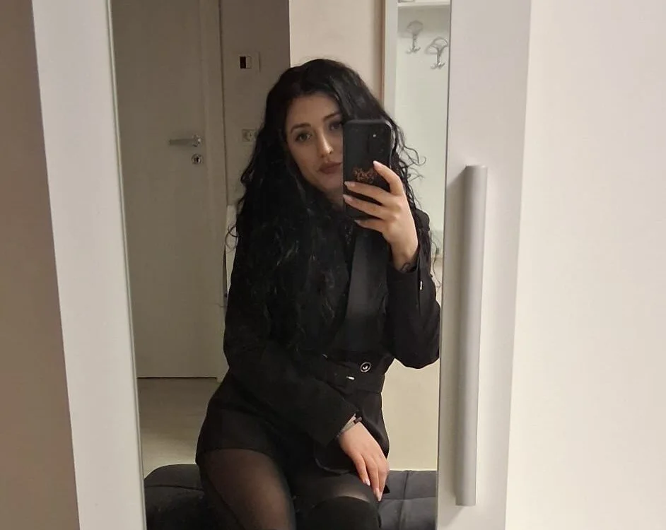 AmberDustt_ offline XXX-chat