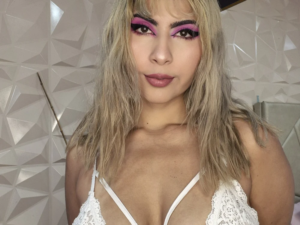 TynnaFox Offline XXX-chat