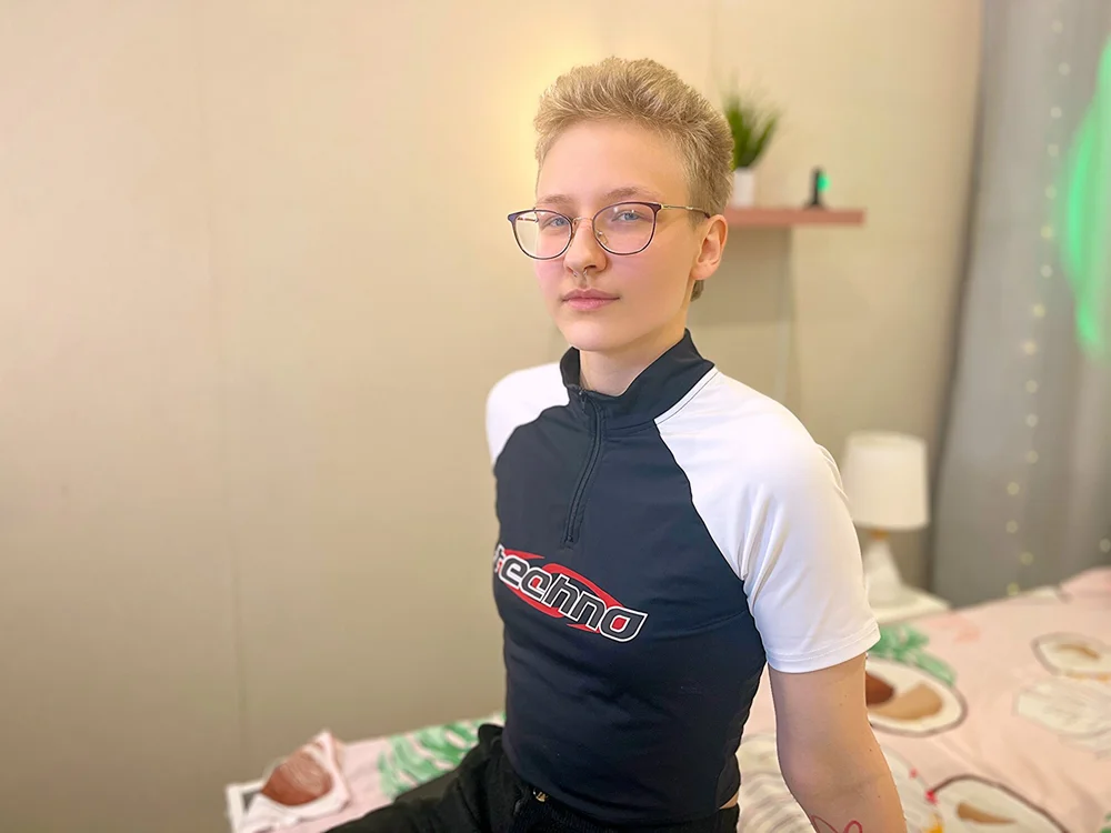 EllaSloan offline chatrum