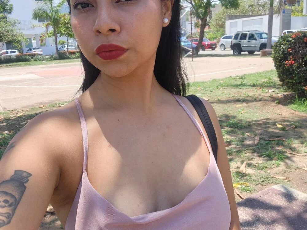 Ginebra_SUB's Offline XXX Chat