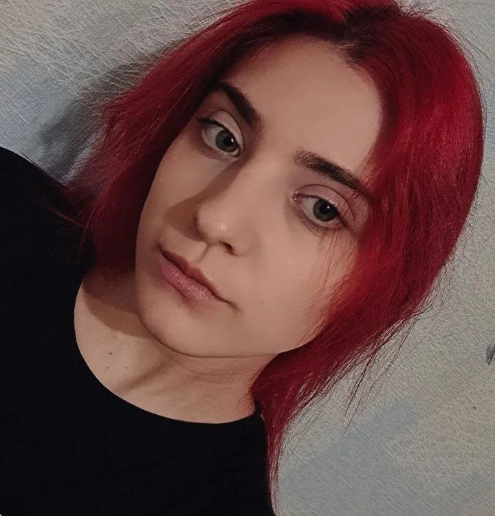 EmilyGold6565's Offline Chat Room